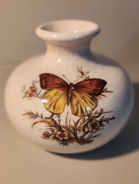 Vintage Treasure Craft "Butterfly Crackle" Ceramic Bud Vase 4" Tall